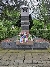 Über die Gedenkaktion der Mitarbeiter des Generalkonsulats der Russischen Föderation in Bonn bei der sowjetischen Grabstätte auf dem Neuen Friedhof in Bonn-Duisdorf